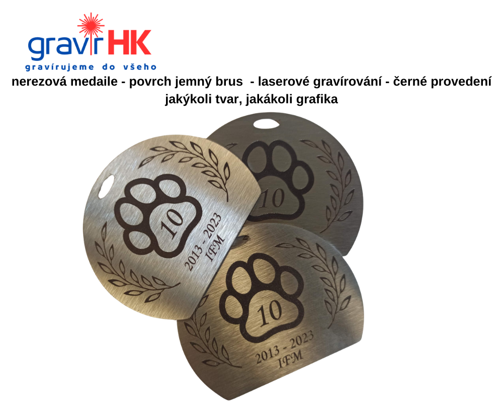 Nerezová medaile s gravírováním.